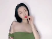 เอเชียหัวนมใหญ่สาวเต้นรํา